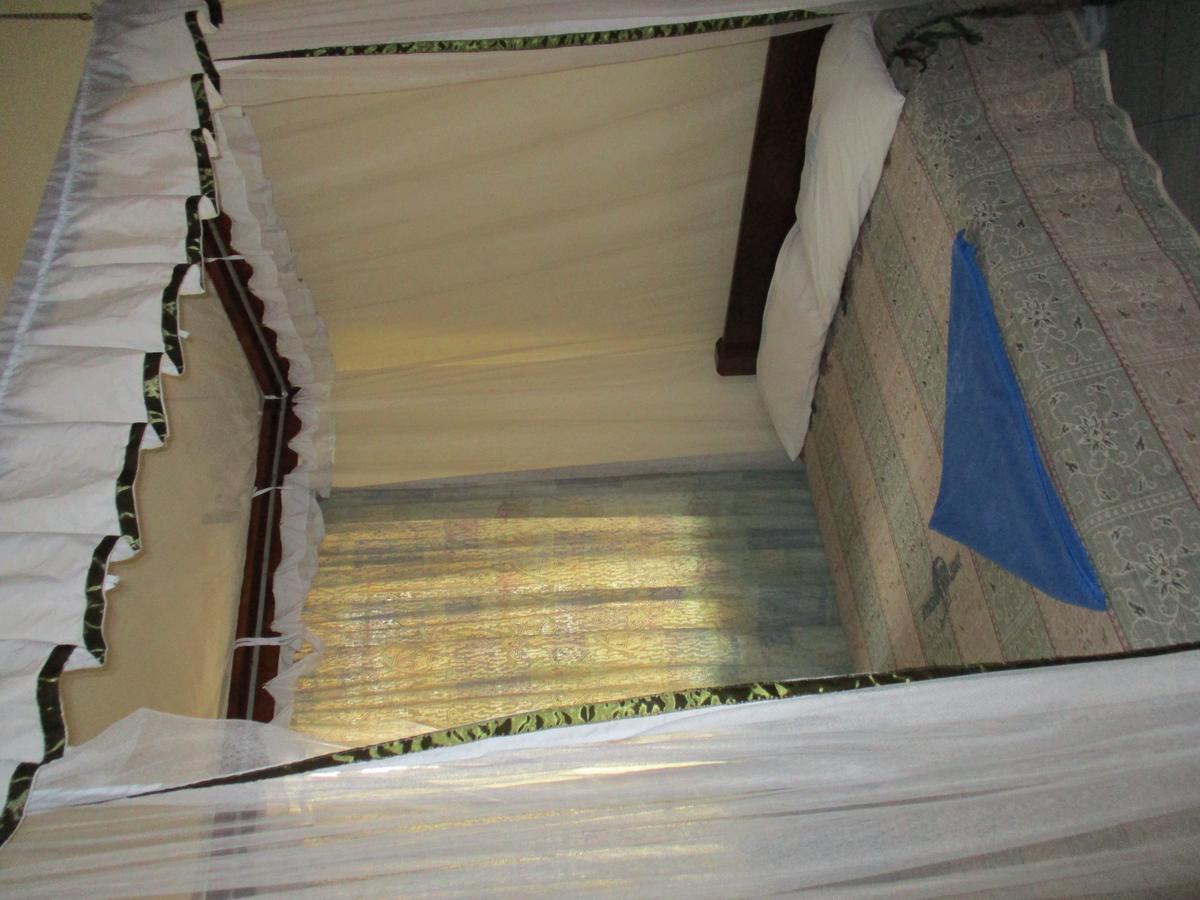 Stadium Holiday Inn Mombasa Exterior foto